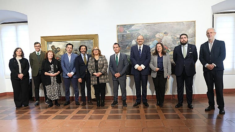 La muestra ha sido inaugurada este miércoles con la asistencia de las autoridades, los coordinadores de la exposición, el Comité Científico y la familia del autor